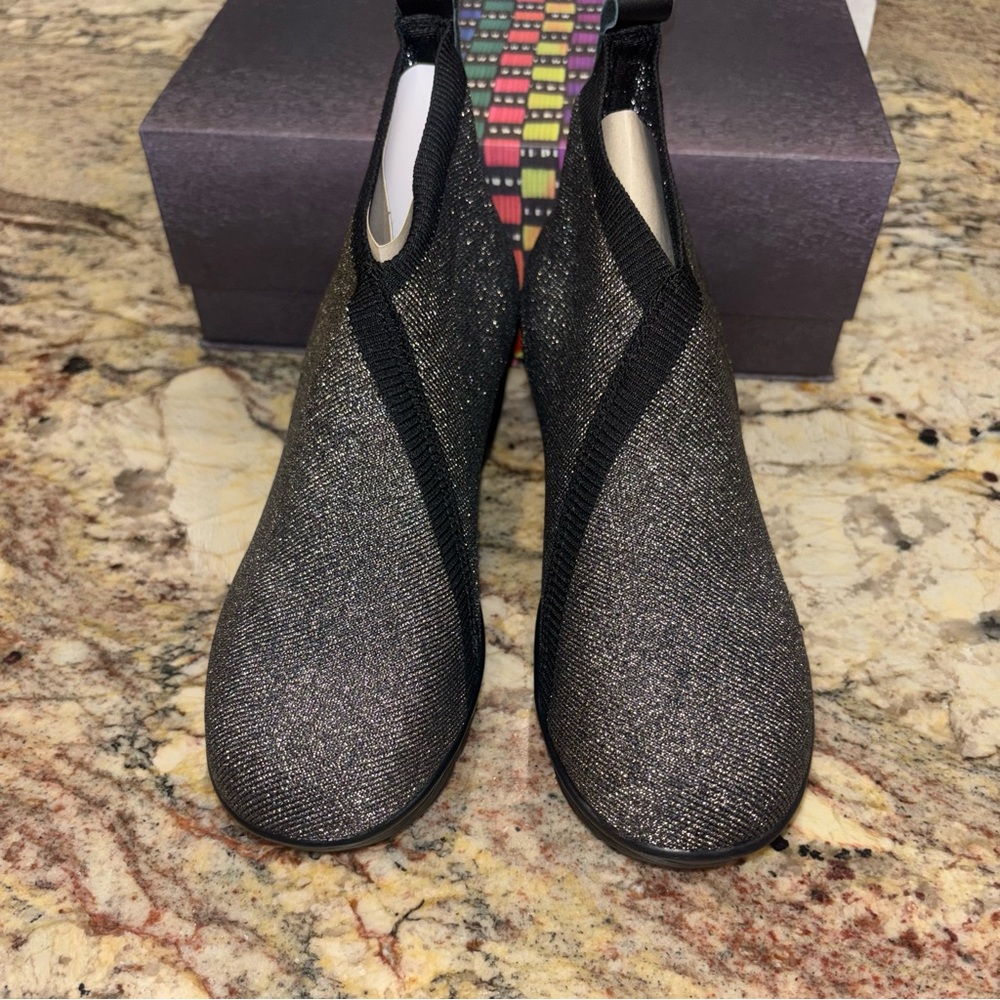 Bernie Mev Sally Booties Gunmetal Silver NIB - Picture 4 of 9